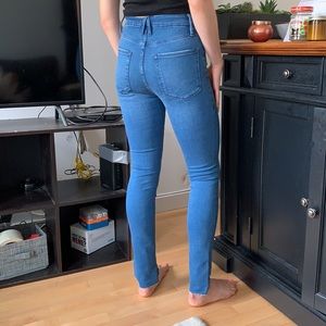Good American newly-purchased blue skinny jeans